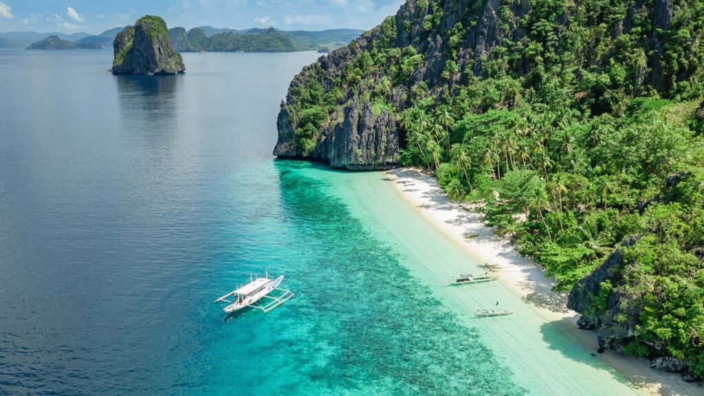 7 Best Islands to Explore in the Philippines in October